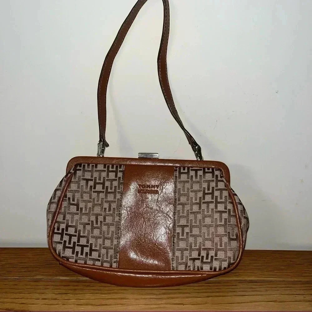 Tommy Hilfiger clutch purse